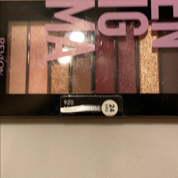 Makeup - Picture 5 of 5